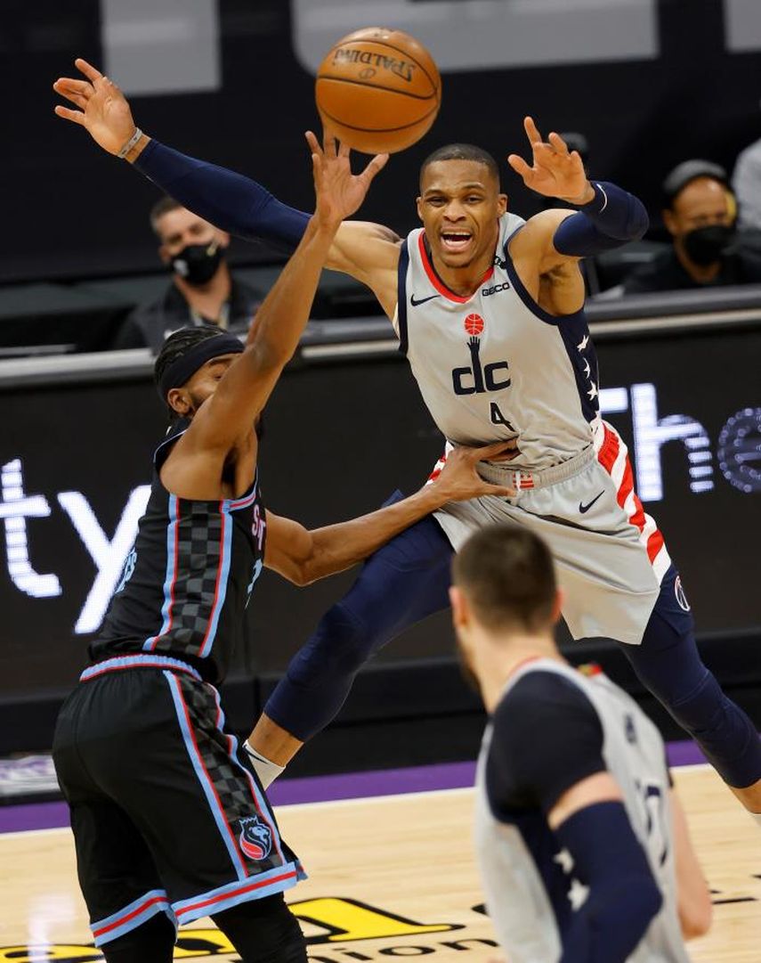111-123. Westbrook no se baja del triple-doble y logra el vigésimo cuarto