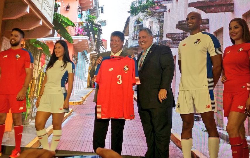 Lanzan oficialmente los nuevos uniformes de la selección nacional de Panamá