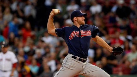 6-3. Leones da base con la casa llena y ayuda al triunfo de los Indios