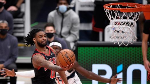 108-111. El base Coby White lidera el ataque de los Bulls