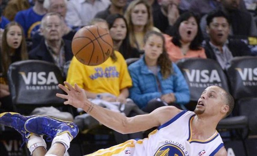 90-95.Thompson y Curry anotan seis puntos en 25 segundos y ganan los Warriors