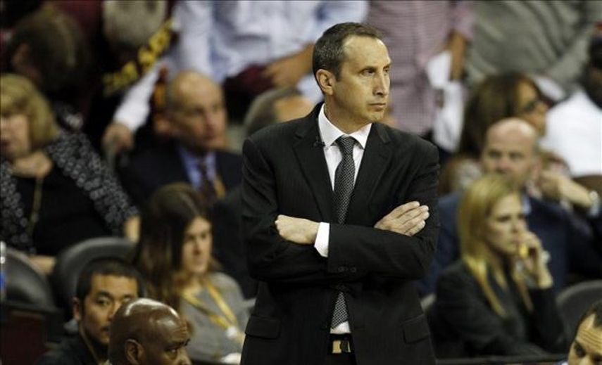 Cavaliers destituyen al entrenador David Blatt y nombran a Lue nuevo técnico