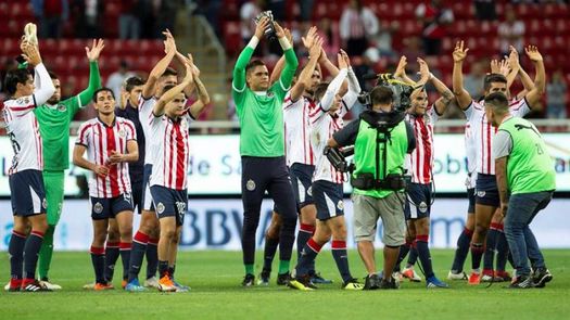 Ángel Zaldívar da triunfo al Guadalajara, 1-0 sobre Necaxa