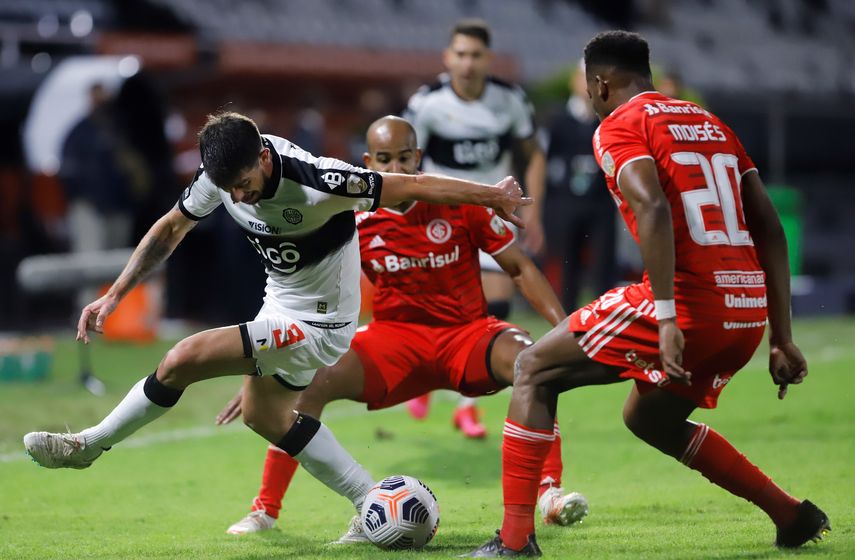 0-0. Olimpia e Internacional empatan sin goles y la llave queda abierta