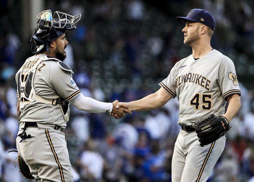 4-2. El venezolano Narváez castiga con un jonrón a los Padres y guía el triunfo de los Cerveceros