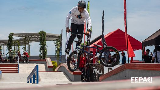 Anthony De León busca abrir las puertas del BMX Freestyle