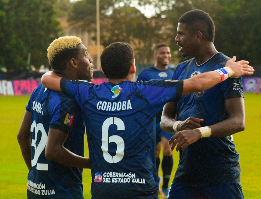 Rouse (derecha) es el Goleador del Zula FC.&nbsp;