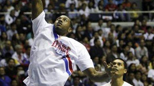 91-99. Leonard puso de nuevo a los Spurs en el camino del triunfo