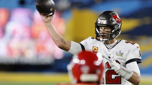 31-29. Brady comienza la defensa del título del Super Bowl con un triunfo 31-29. Brady comienza la defensa del título del Super Bowl con un triunfo