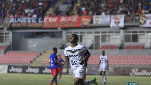 Árabe venció a Plaza y está prácticamente en semifinales.