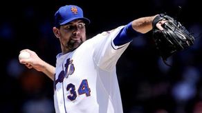 2-1. Pelfrey lanza sólido, recibe apoyo de tres jonrones y vence a Boston
