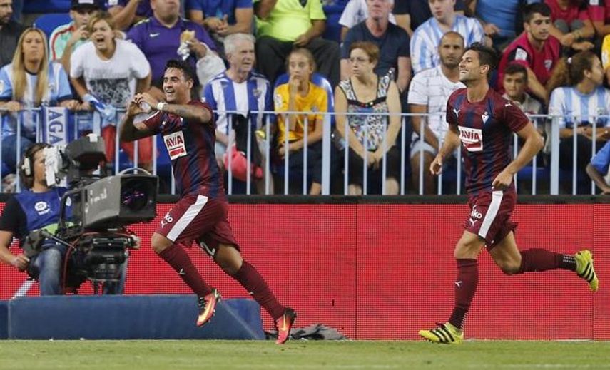 Nano marca un gol en su debut con el Eibar y en Primera División