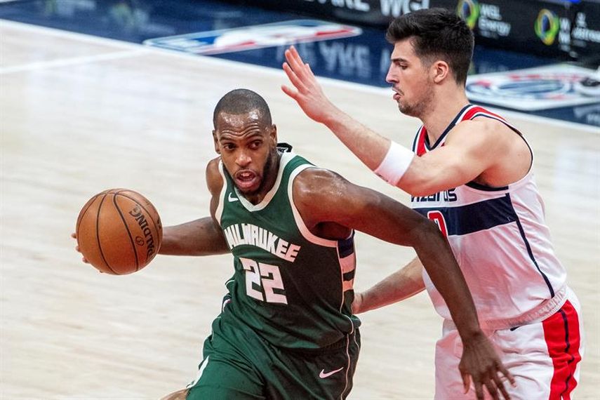 121-119. Ante los Celtics, Middleton lidera la octava victoria consecutiva de los Bucks