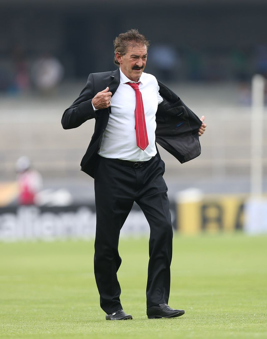 Ricardo La Volpe asegura no cobrar caro por sustituir a Míchel en los Pumas