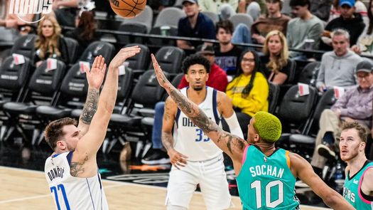 Luka Doncic y Dallas despiden el 2022 con victoria